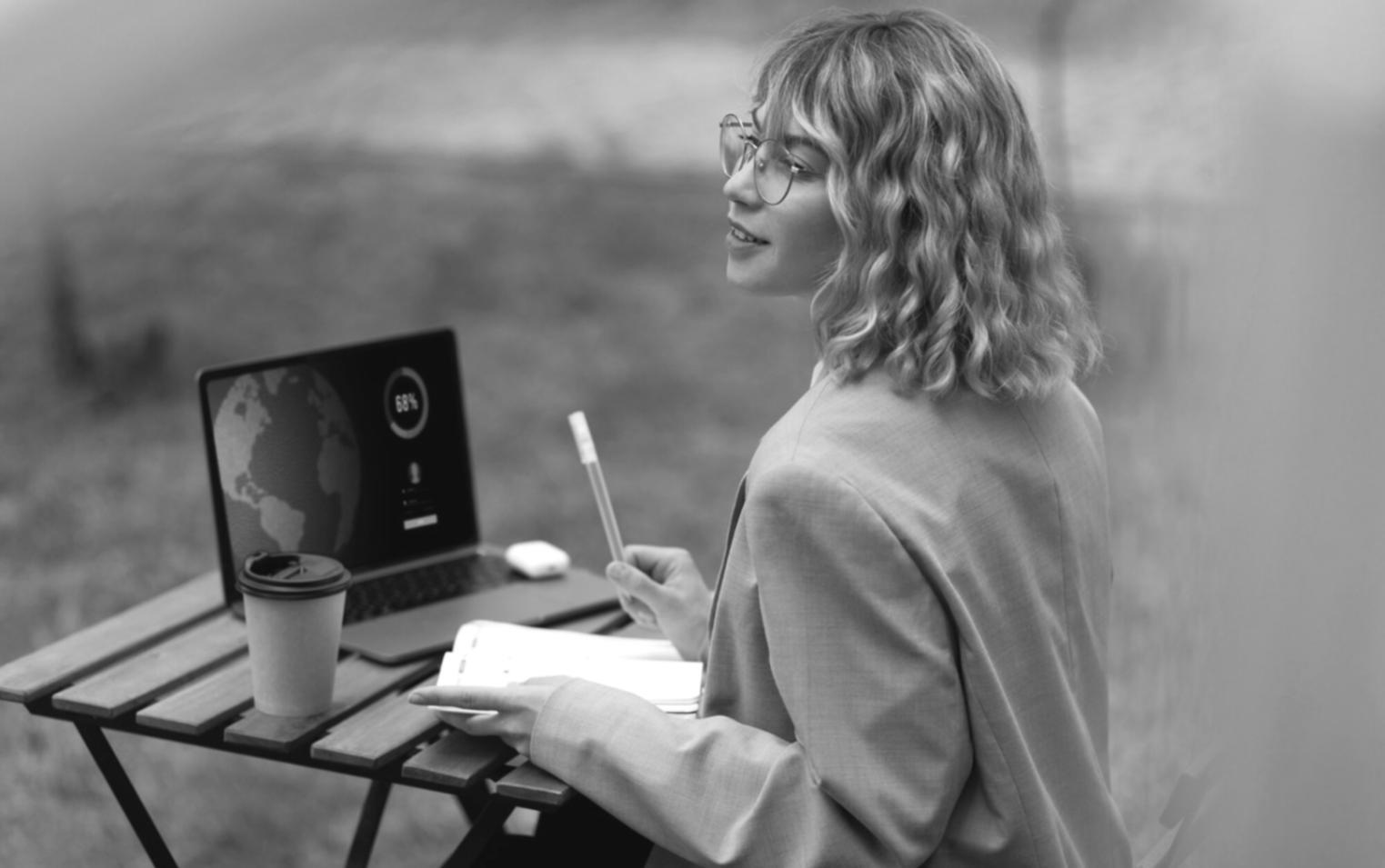 Analyse détaillée des dépenses mensuelles sur un tableau de bord financier